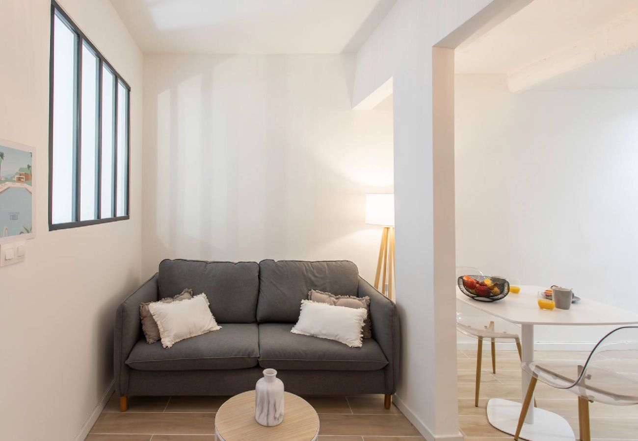 Apartment in Nice - #16 F1 Saleya