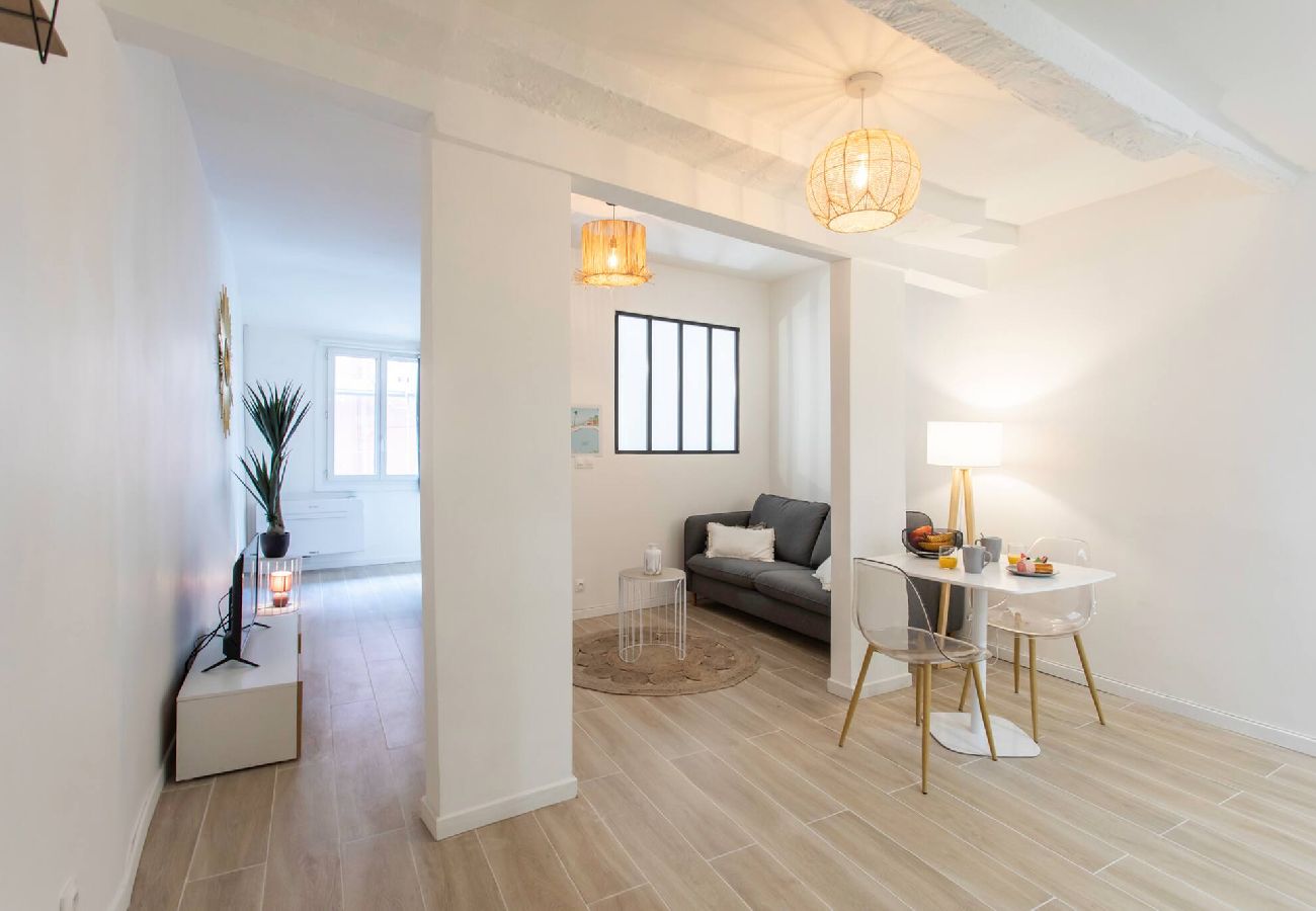 Apartment in Nice - #16 F1 Saleya