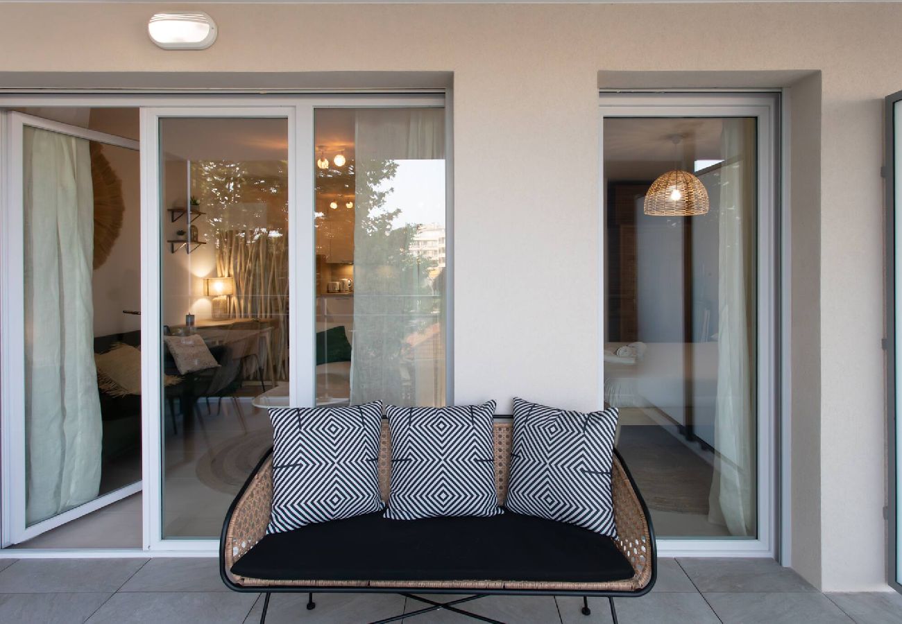 Apartment in Antibes - A12 Baz