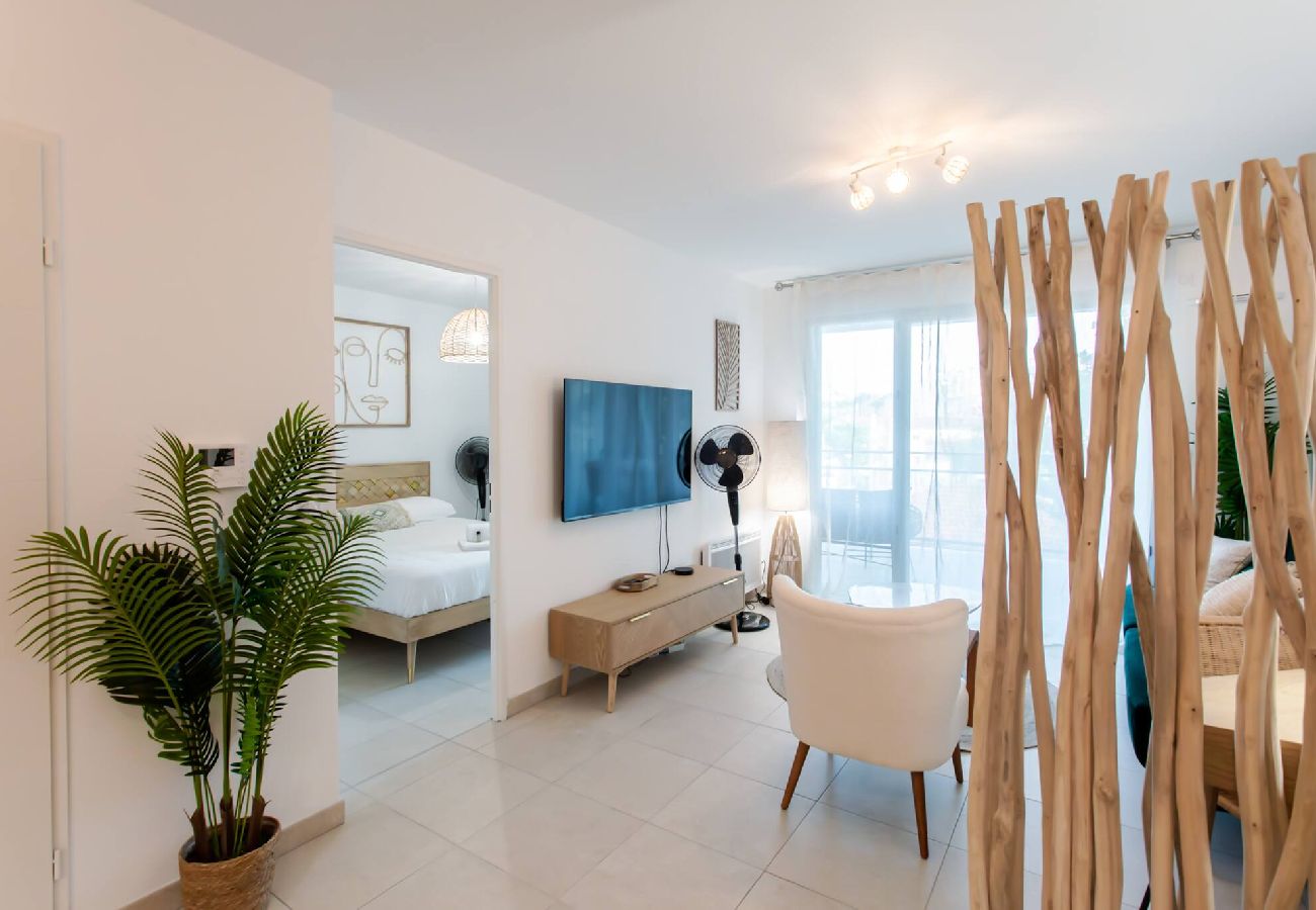 Apartment in Antibes - A12 Baz