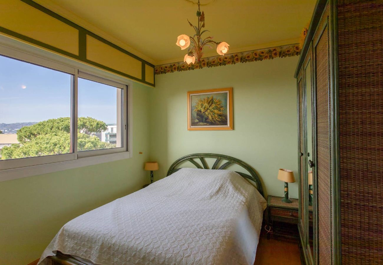 Apartment in Antibes - A6 Karpoff