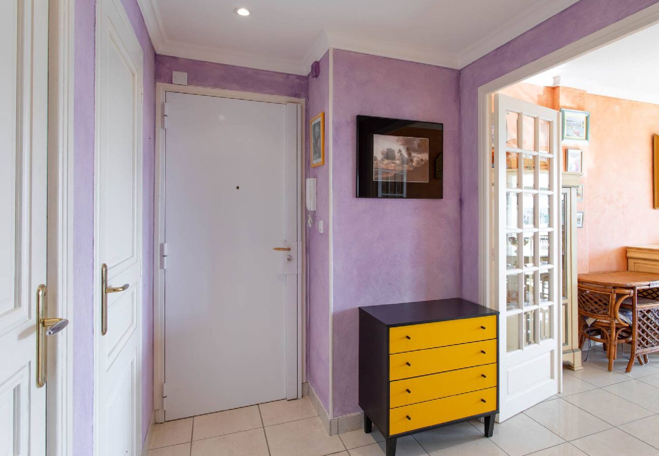 Apartment in Antibes - A6 Karpoff