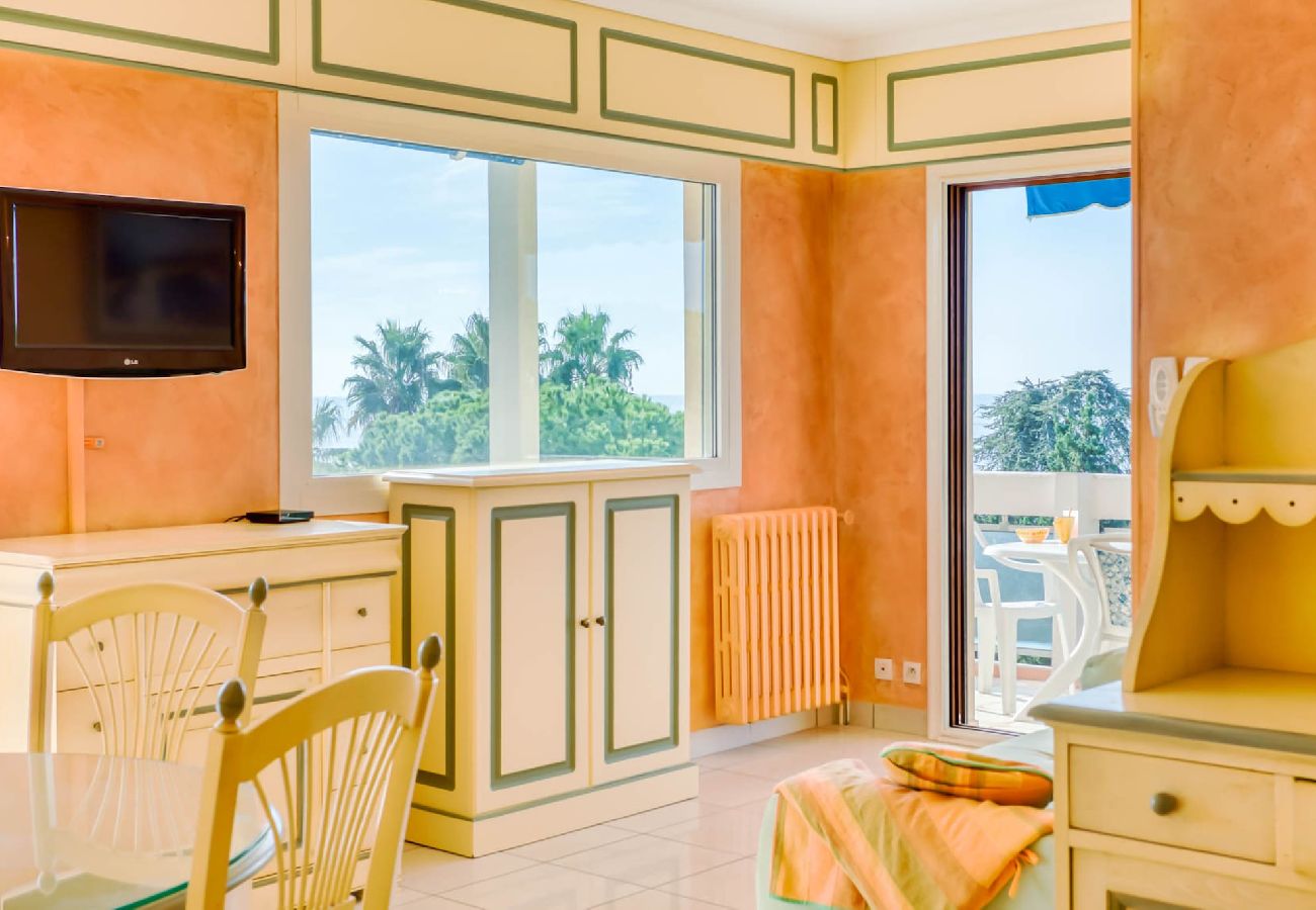 Apartment in Antibes - A6 Karpoff