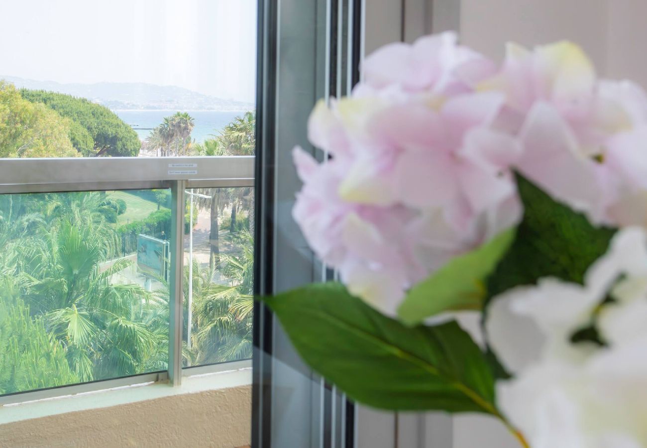 Residence a Cannes - C3 Sebrek