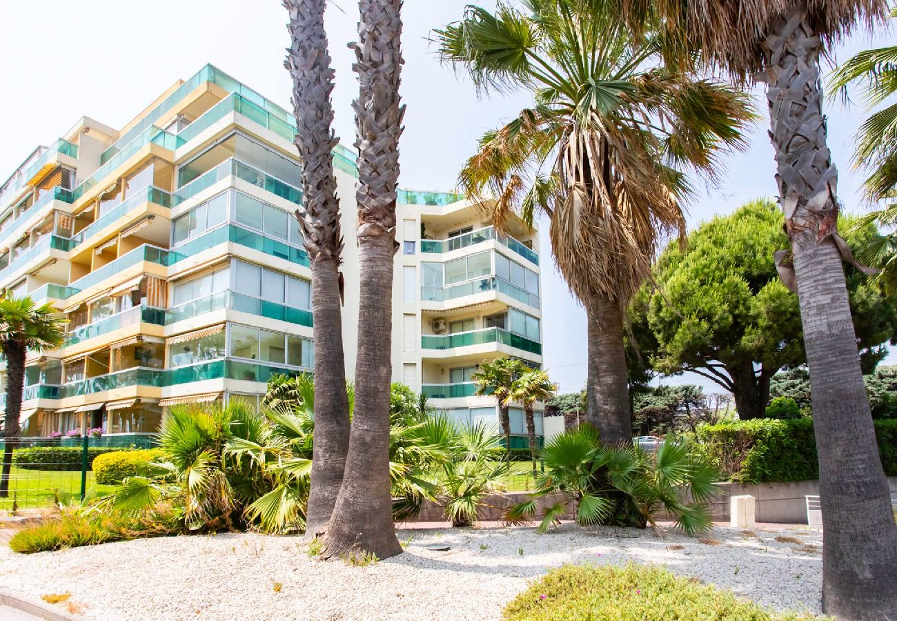 Residence a Cannes - C3 Sebrek