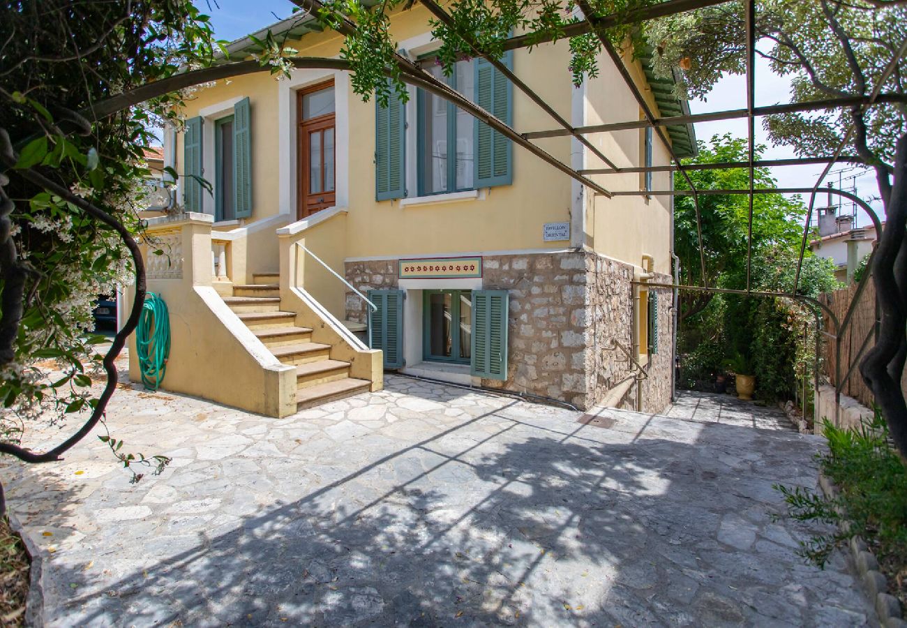 Villa a Cannes - C8 Villa Orientale