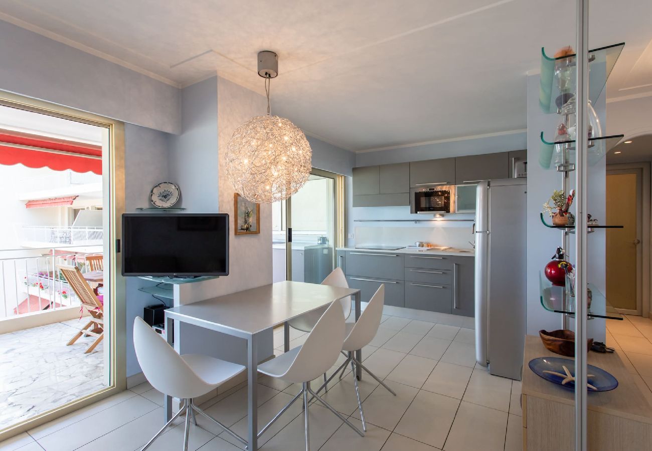 Appartement à Antibes - A2 Gryner