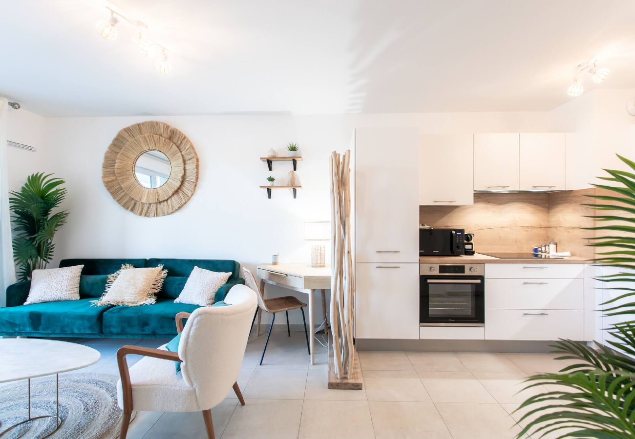 Appartement à Antibes - A12 Baz