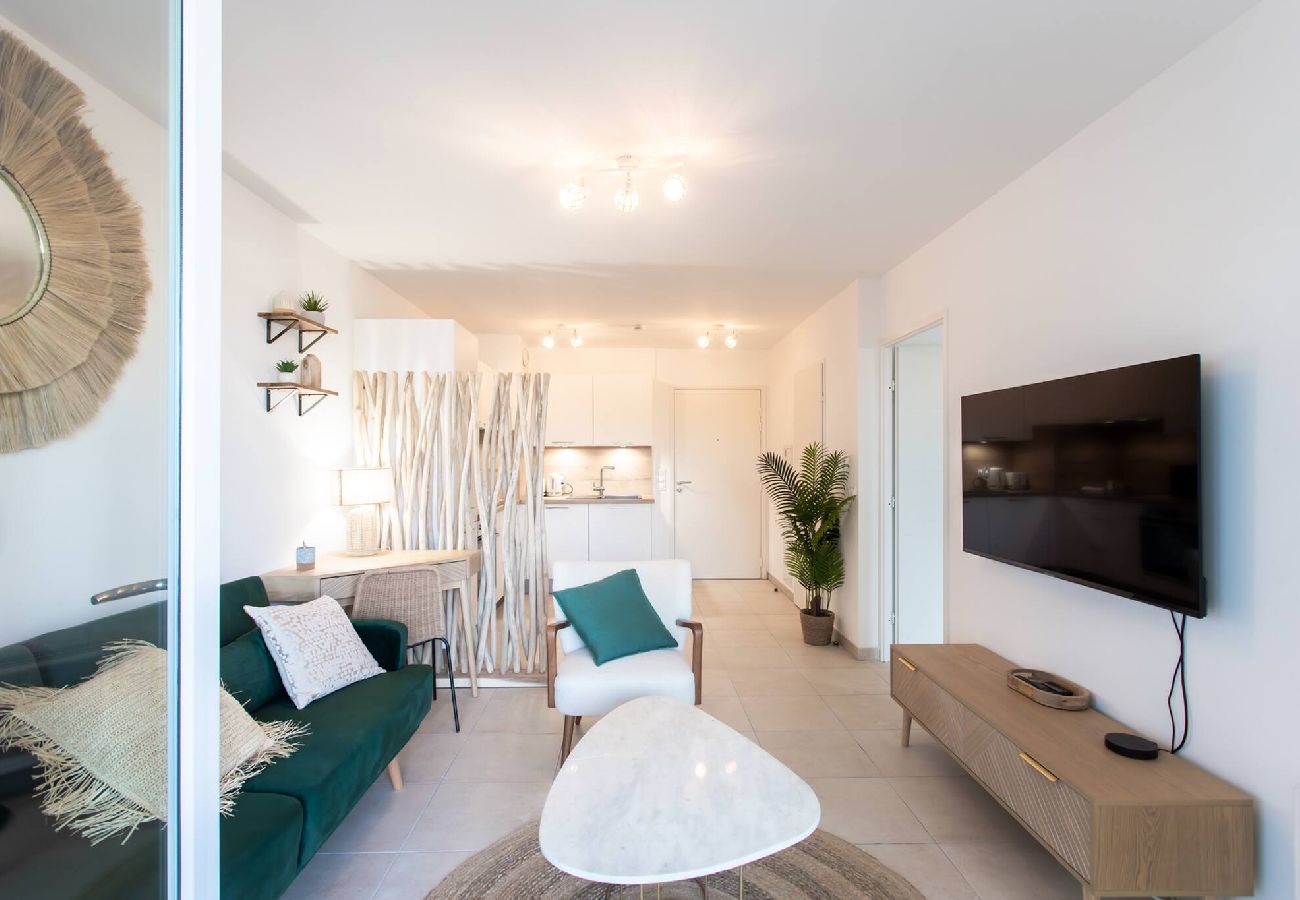 Appartement à Antibes - A12 Baz