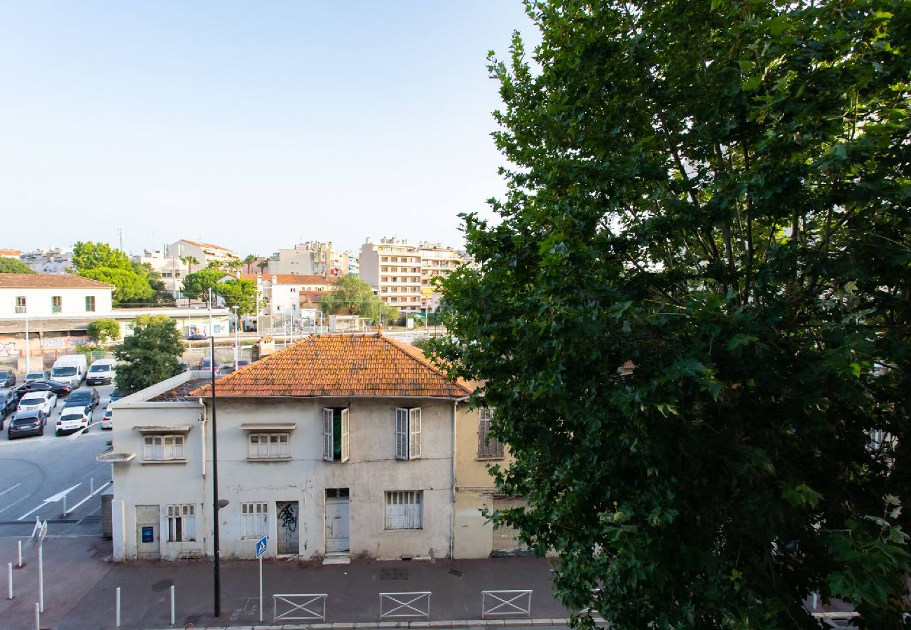 Appartement à Antibes - A12 Baz