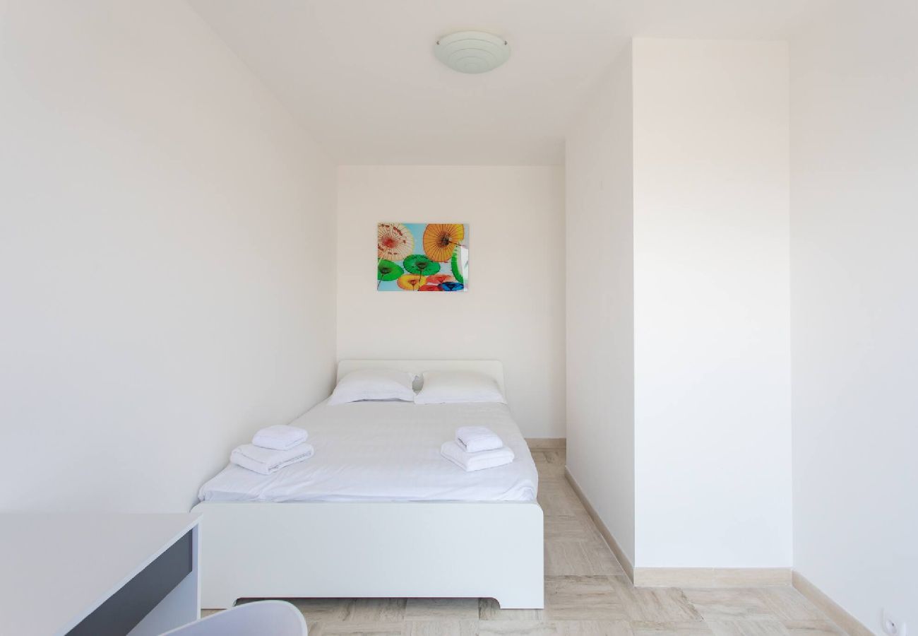 Appartement à Saint-Laurent-du-Var - L43 Penot