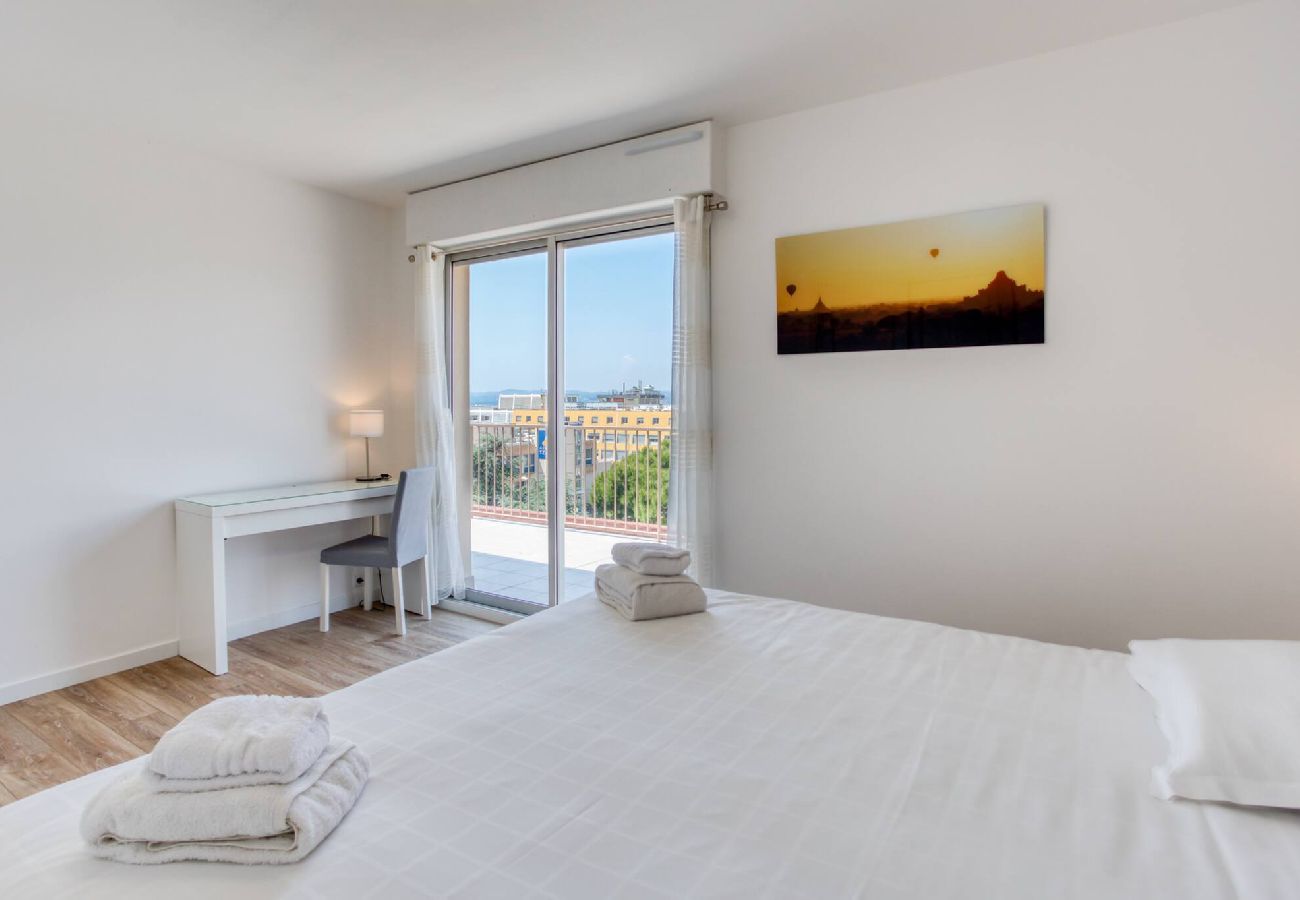 Appartement à Saint-Laurent-du-Var - L43 Penot