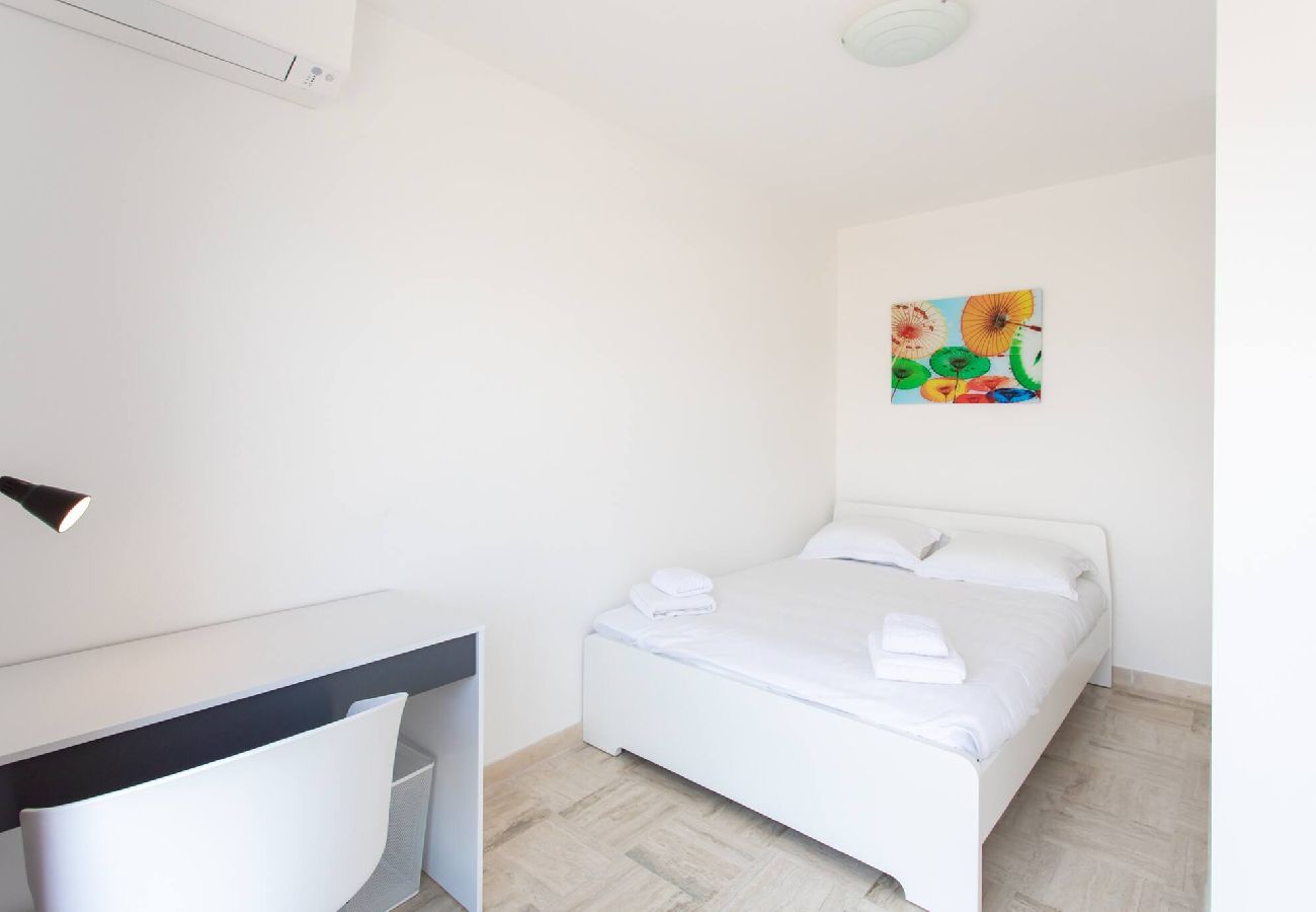 Appartement à Saint-Laurent-du-Var - L43 Penot