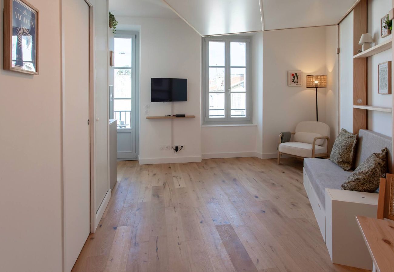 Studio à Nice - BM12 Studio du Lycée