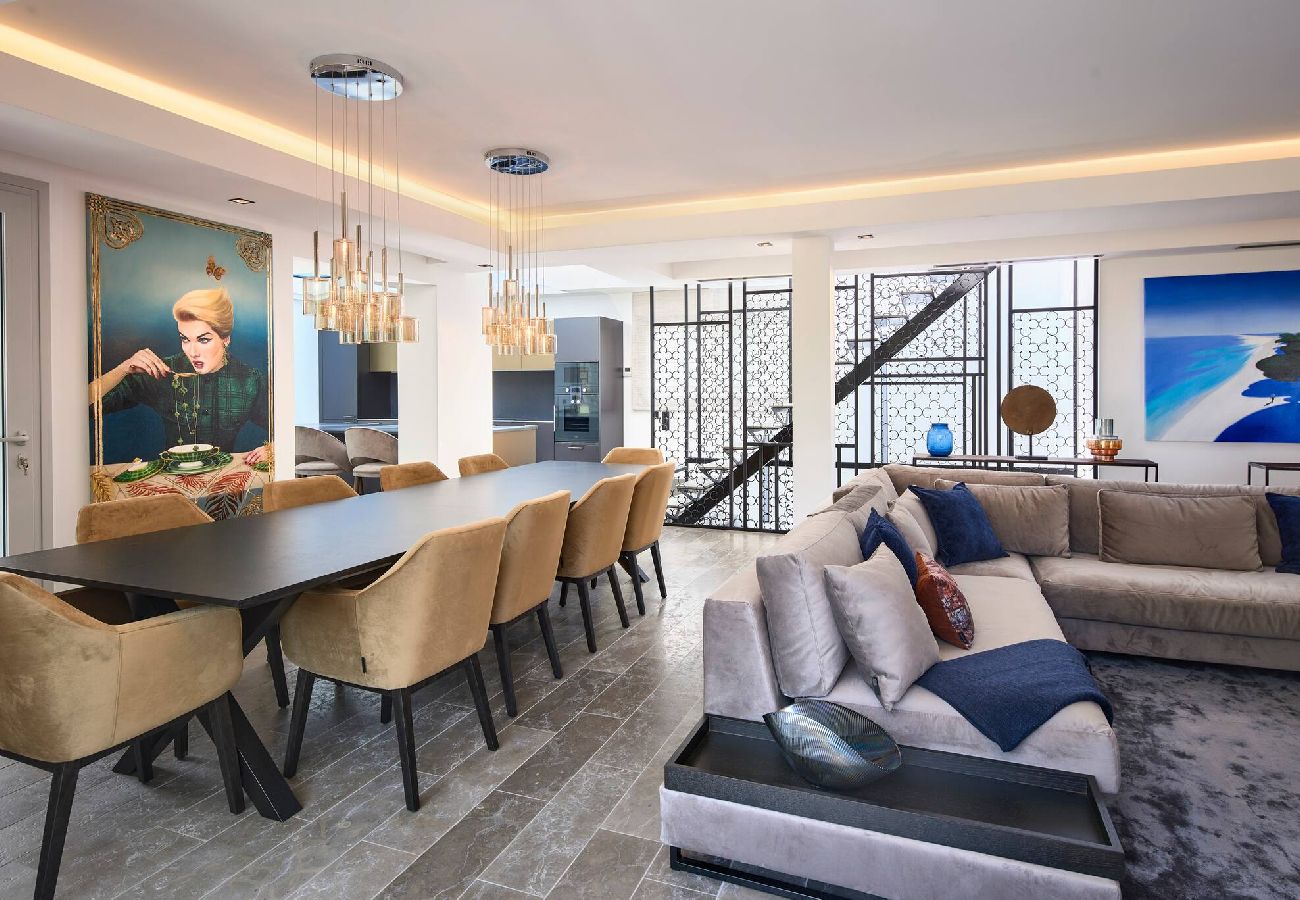 Вилла на Антибы - A11 Villa VanCleef