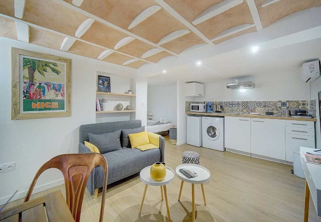 工作室 在 Nice - #31 Comfy place i...