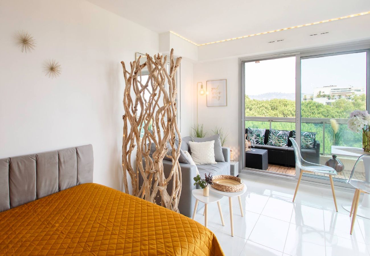 Condominium 在 Cannes - C3 Sebrek