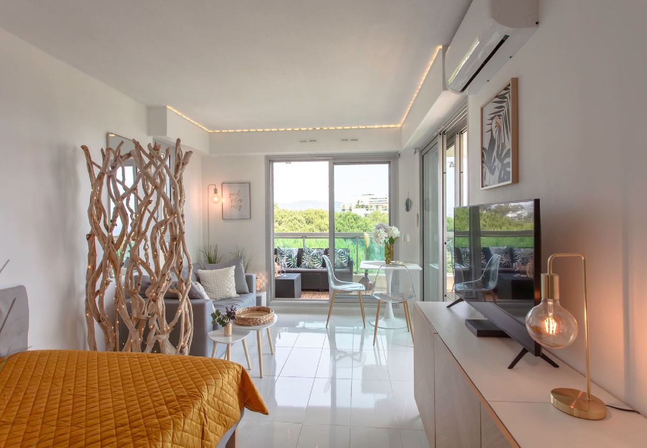 Condominium 在 Cannes - C3 Sebrek